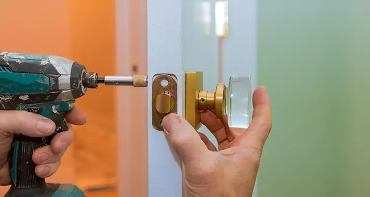 Broken Door Knob Fix in Lehigh Acres, FL