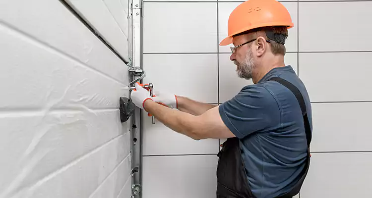 Emergency Garage Door Repair in Lehigh Acres, FL
