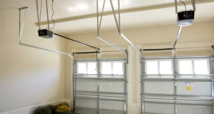 Residential Emergency Garage Door Repair in Lehigh Acres, FL