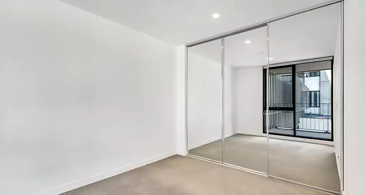 Why Homeowners Choose Us for Sliding Mirror Door Replacement in Lehigh Acres, FL