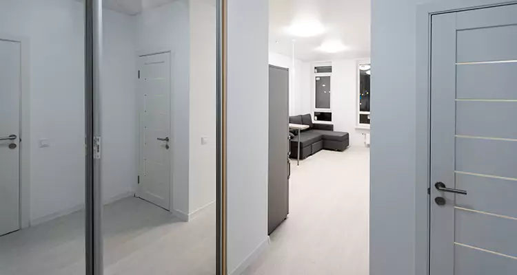 Modern Mirrored Closet Doors Repair in Lehigh Acres, FL