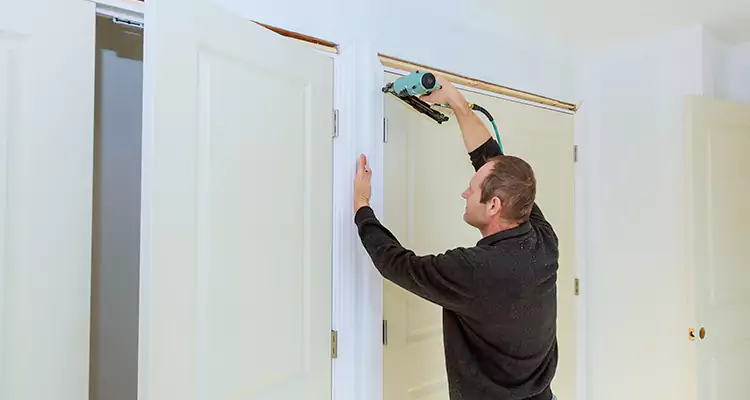 Top Rated Door Fixing ServiceFixing Garage Door Track in Lehigh Acres, FL